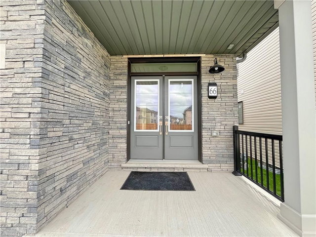 66 Aviron Crescent