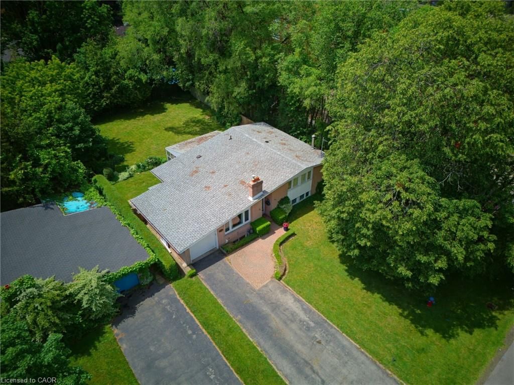 Single Family Residence sold at 320 River Side Drive, Oakville, ON, L6K 3N4 - CO Central - MLS: 40839728