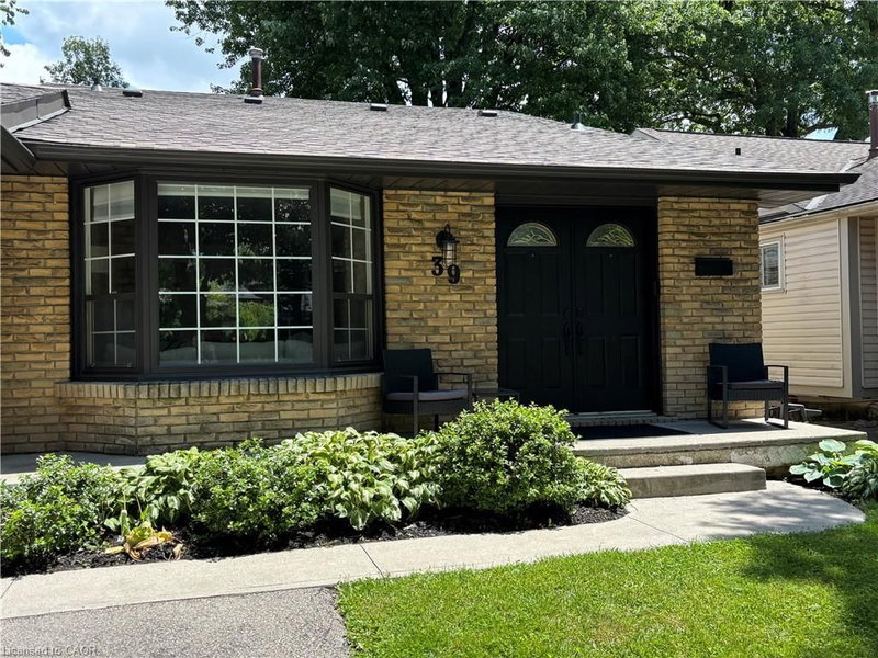 39 Forestgate Drive