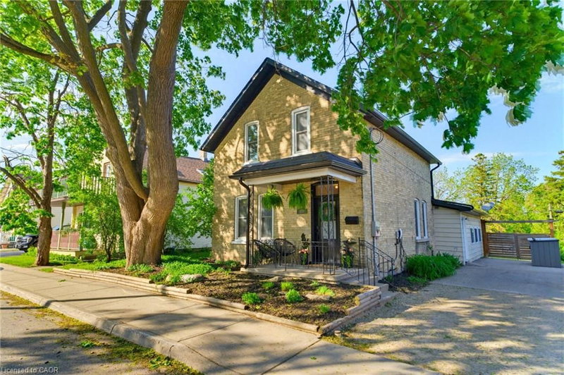 440 Duke Street W