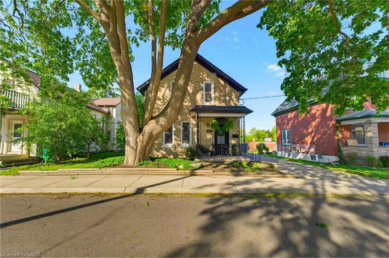 440 Duke Street W