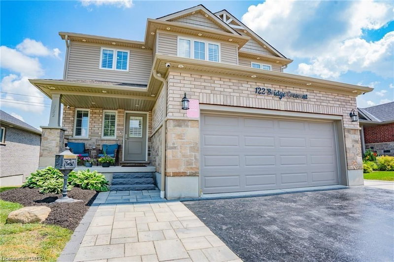 122 Bridge Crescent