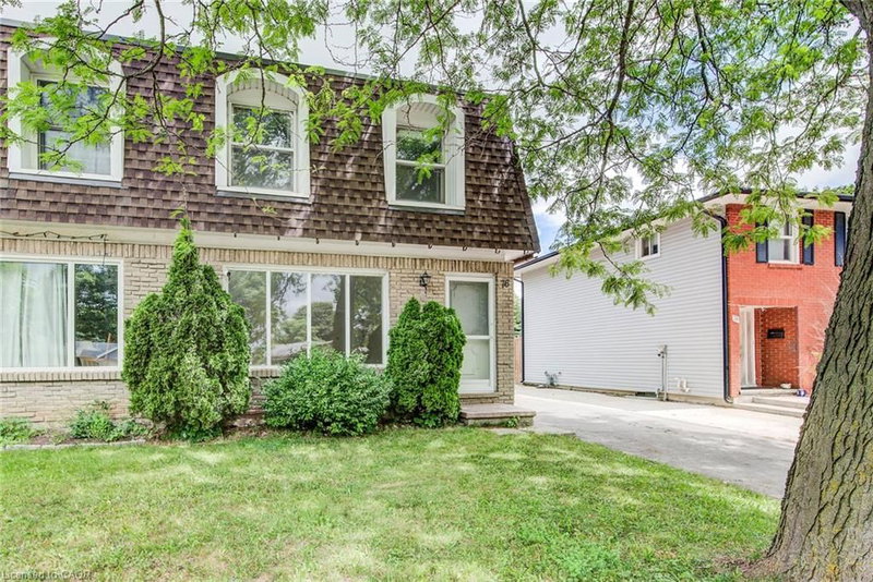 76 Pepperwood Crescent