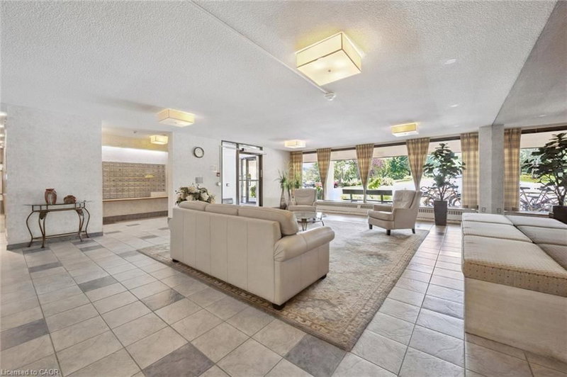 65 Westmount Road N photo 4