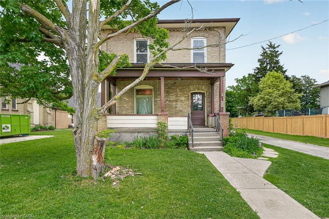 11 Byron Street