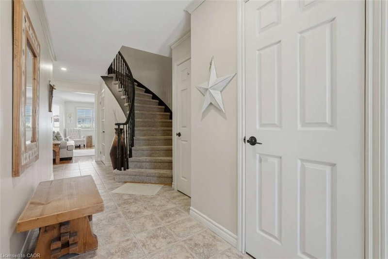 1531 Upper Wellington Street photo 2
