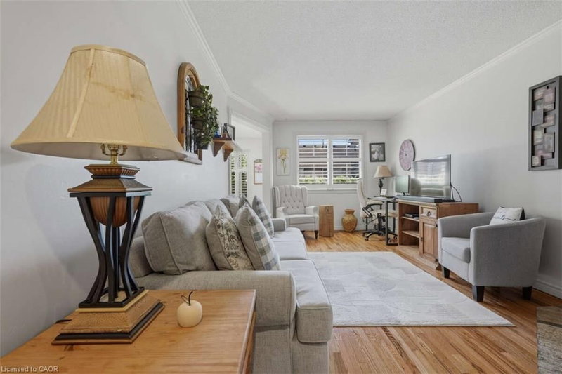 1531 Upper Wellington Street photo 5