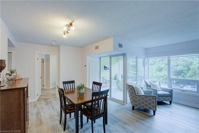 305 - 237 King Street W