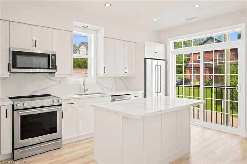 131 St George Street