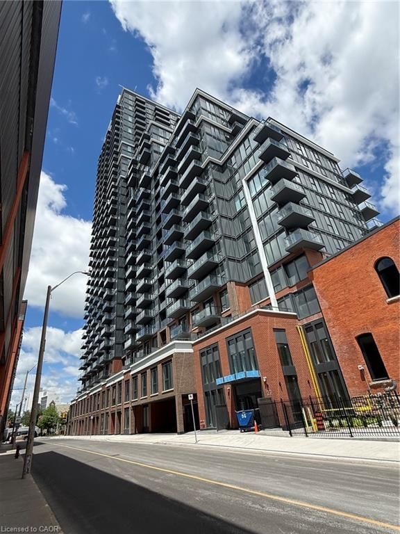 526 - 75 James Street S