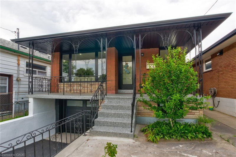 101 Reid Avenue N