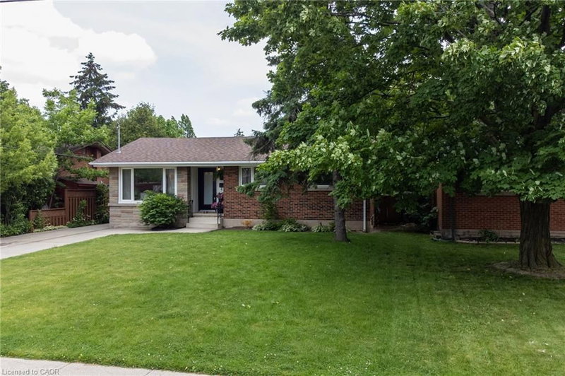 9 Kingslea Drive
