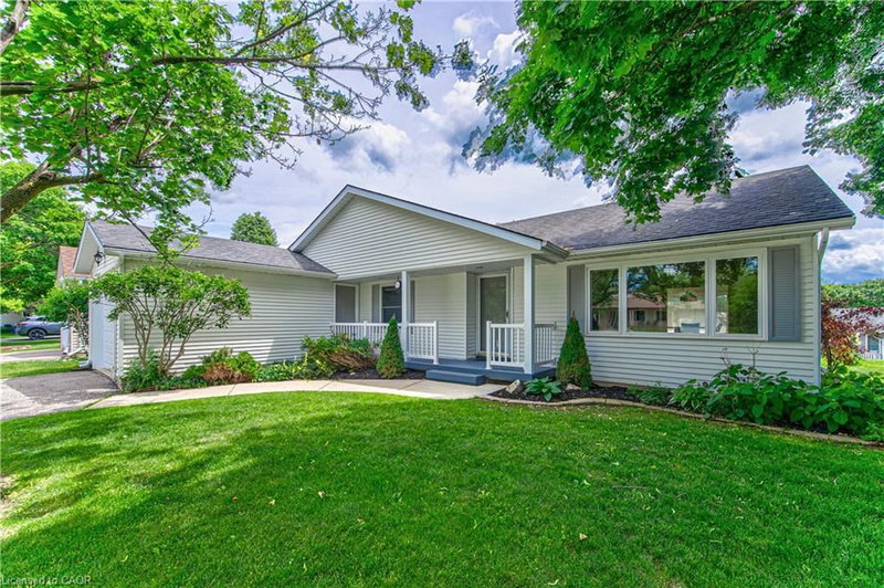 6 Pinetree Court