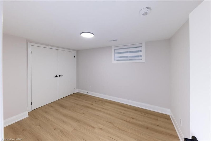 149 Ivon Avenue, Hamilton — 36