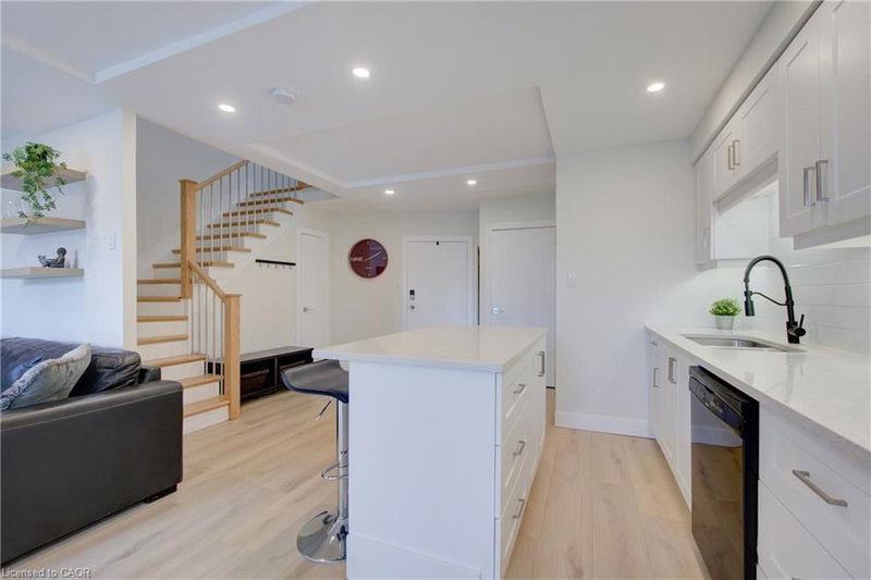 261 - 40 Tannery Street E