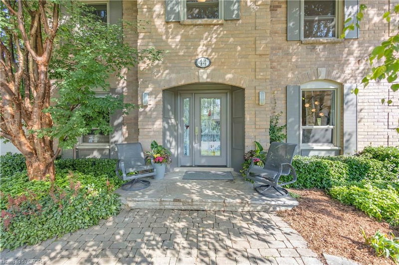44 Hammill Court