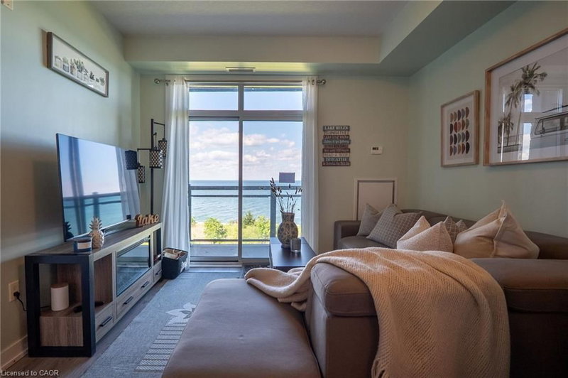 301 - 35 Southshore Crescent