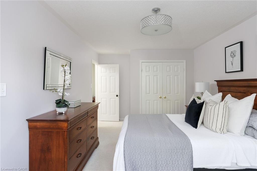 Single Family Residence sold at 2140 Stillmeadow Road, Oakville, ON, L6M 3R1 - WM Westmount - MLS: 40841069