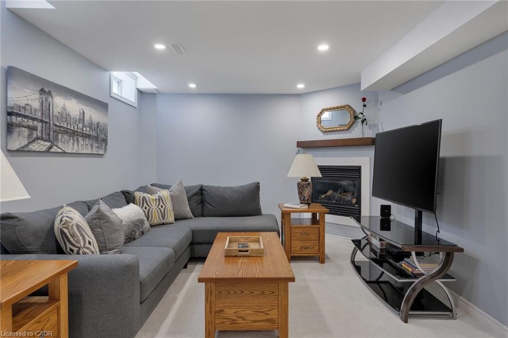 Single Family Residence sold at 2140 Stillmeadow Road, Oakville, ON, L6M 3R1 - WM Westmount - MLS: 40841069