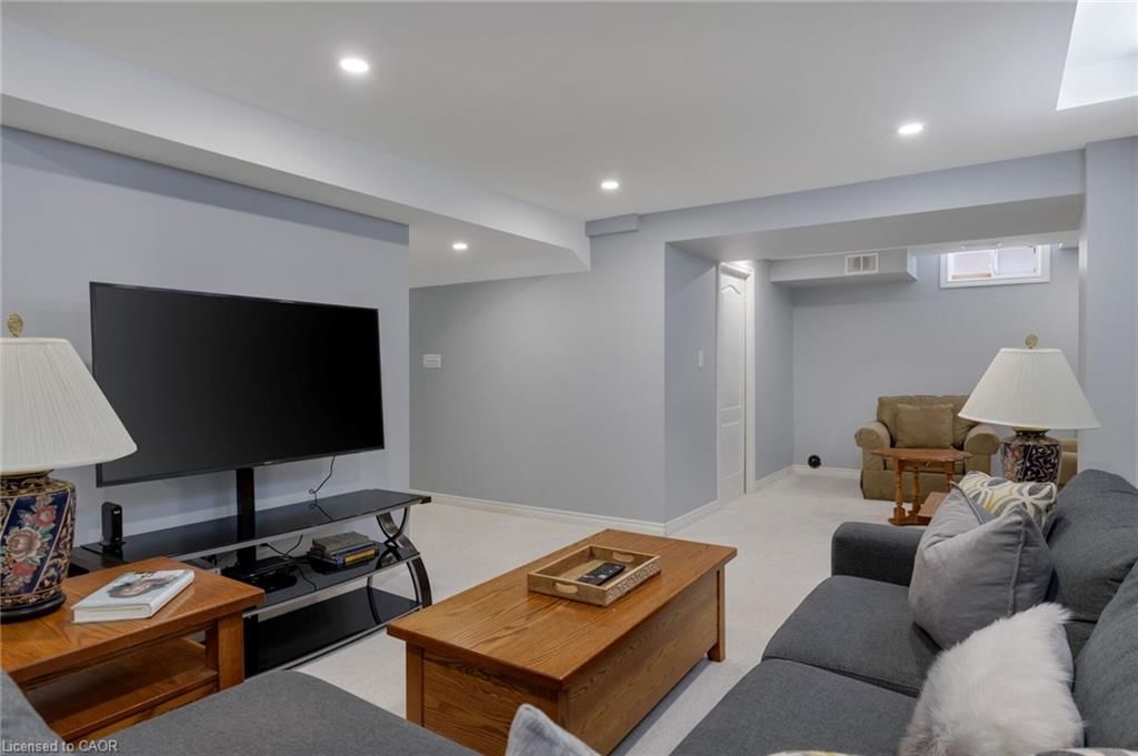 Single Family Residence sold at 2140 Stillmeadow Road, Oakville, ON, L6M 3R1 - WM Westmount - MLS: 40841069