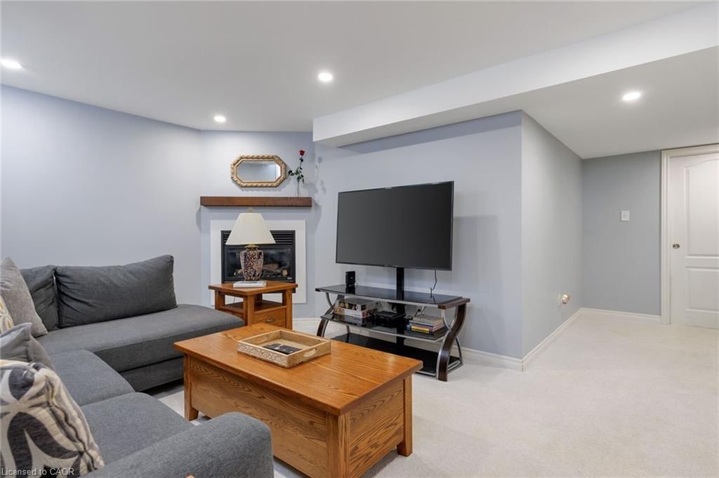 Single Family Residence sold at 2140 Stillmeadow Road, Oakville, ON, L6M 3R1 - WM Westmount - MLS: 40841069
