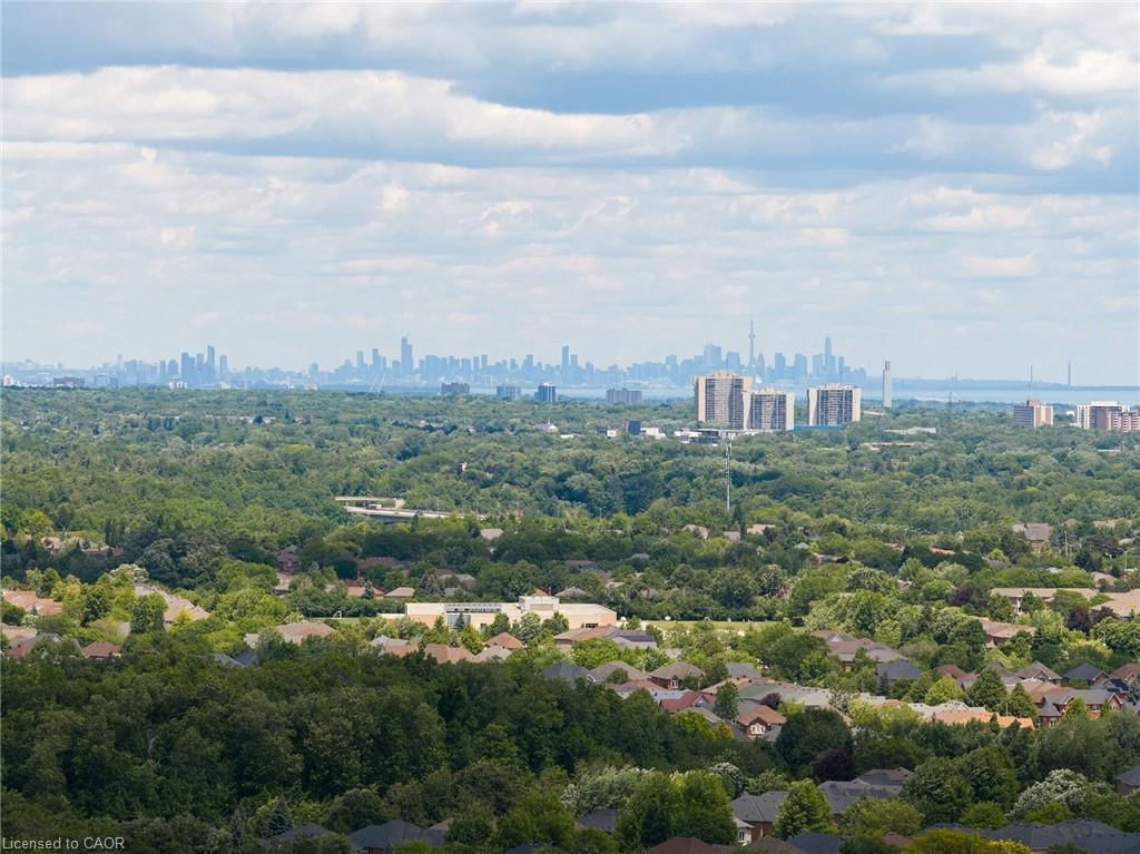 Single Family Residence sold at 2140 Stillmeadow Road, Oakville, ON, L6M 3R1 - WM Westmount - MLS: 40841069