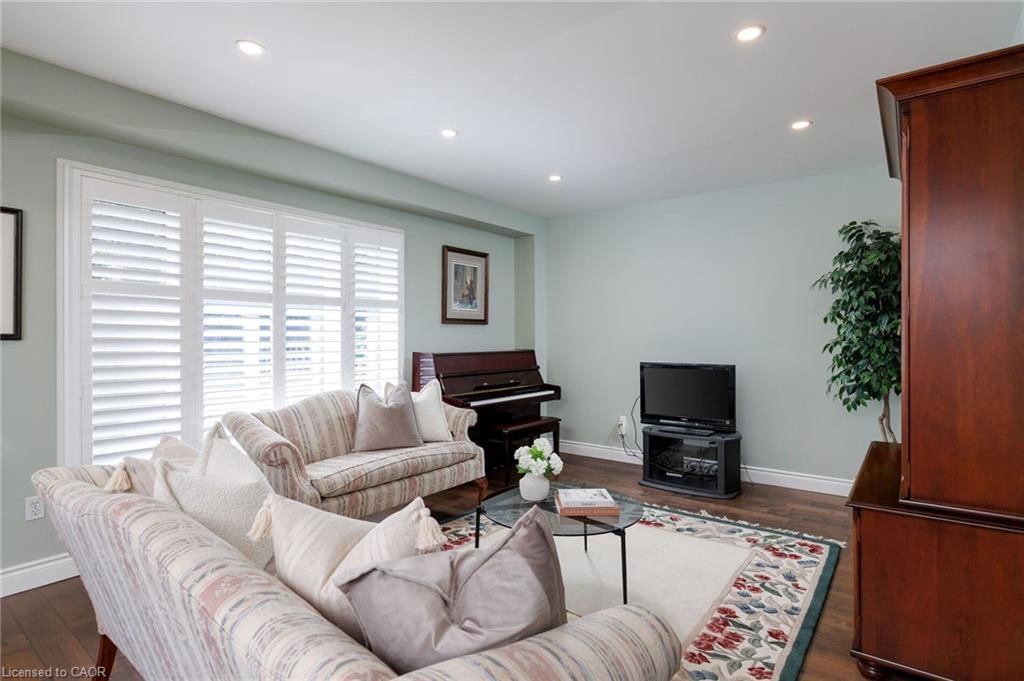 Single Family Residence sold at 2140 Stillmeadow Road, Oakville, ON, L6M 3R1 - WM Westmount - MLS: 40841069