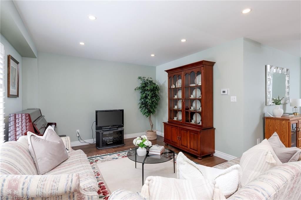 Single Family Residence sold at 2140 Stillmeadow Road, Oakville, ON, L6M 3R1 - WM Westmount - MLS: 40841069
