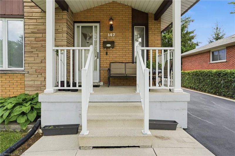 147 Manning Avenue