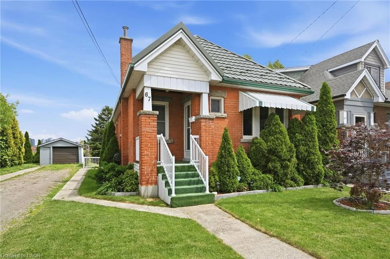 67 Paradise Road S