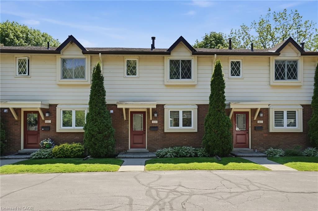 Row/Townhouse sold at D(4)-16 Bond Street, Dundas, ON, L9H 3H1 - Coote - MLS: 40841414