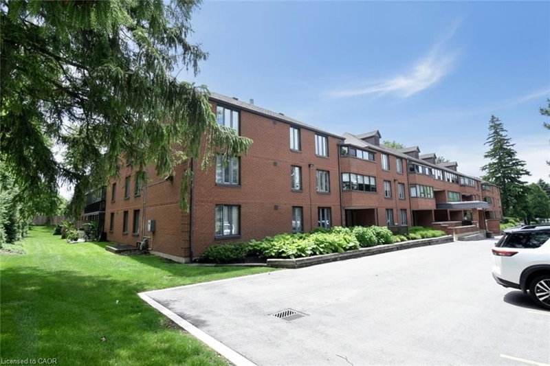 150 Wilson Street W photo 4