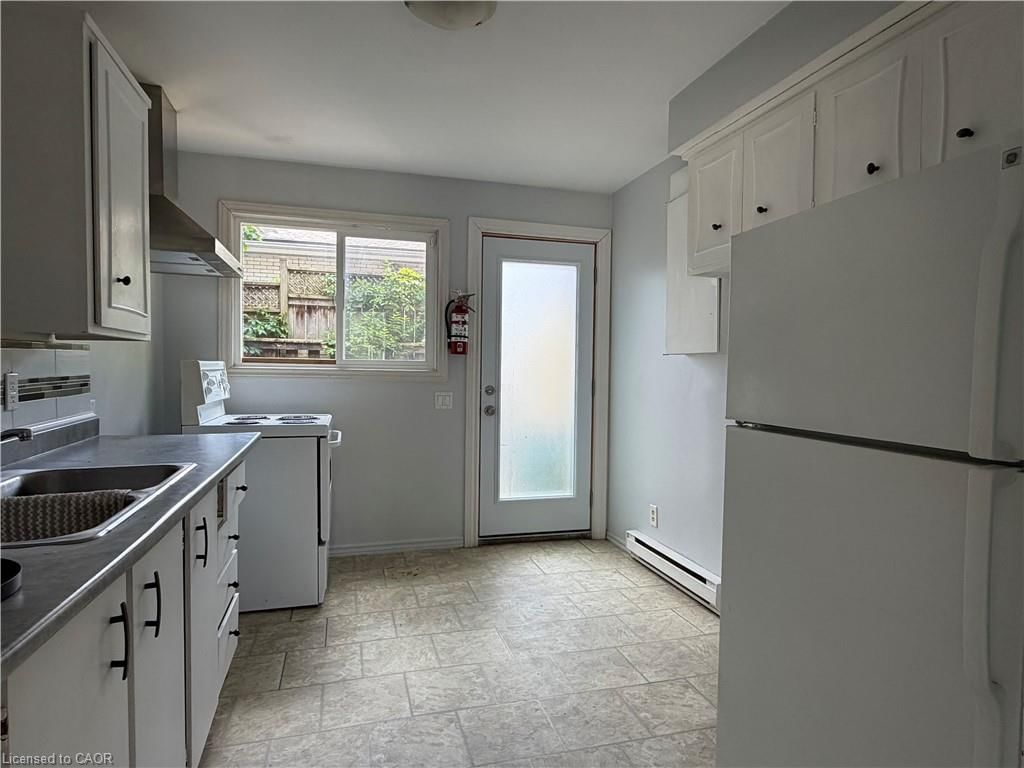 2 - 379 Holly Street, Waterloo 4