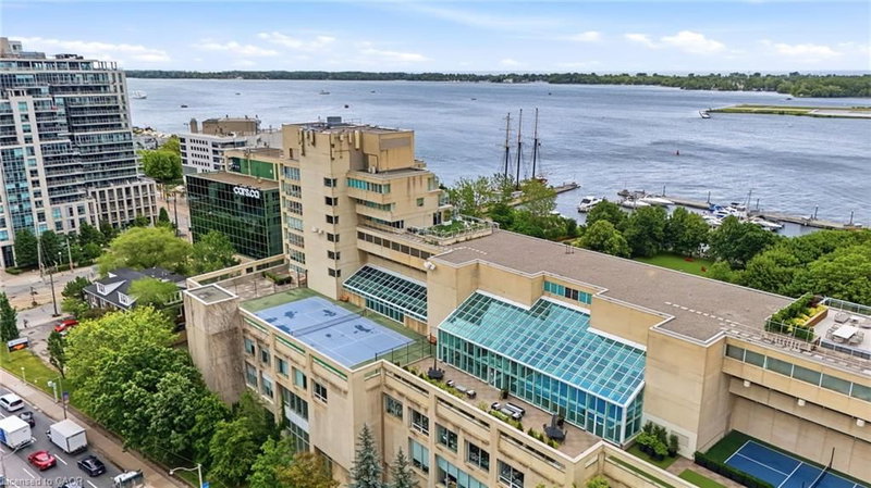 803E - 460 Queens Quay Way