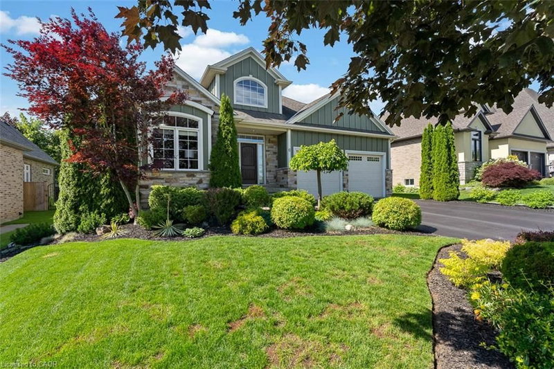 6 Creekside Drive