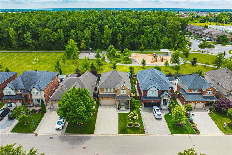 20 Degrow Crescent