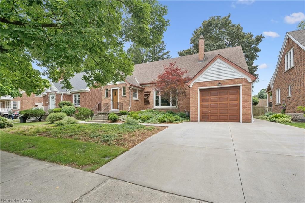 Single Family Residence sold at 597 Dunbar Road, Kitchener, ON, N2M 2X2 - Uptown Waterloo/Westmount - MLS: 40842254