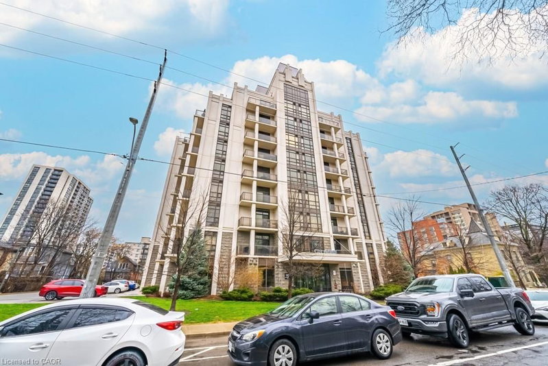 502 - 90 Charlton Avenue W