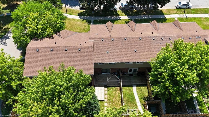 136 Jansen Avenue