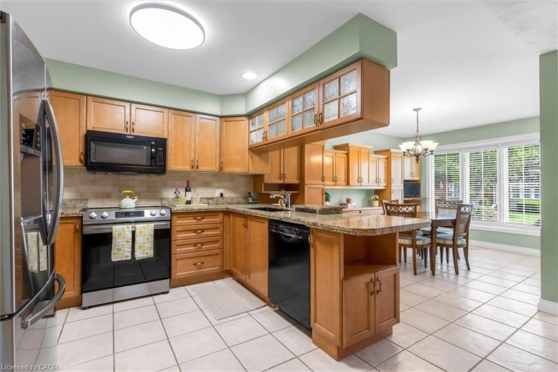175 Victoria Street photo 4