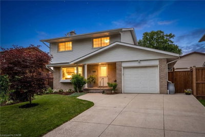 10 Radcliffe Drive