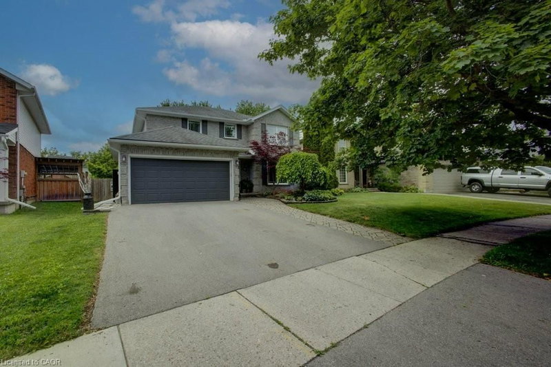 57 Robertson Crescent