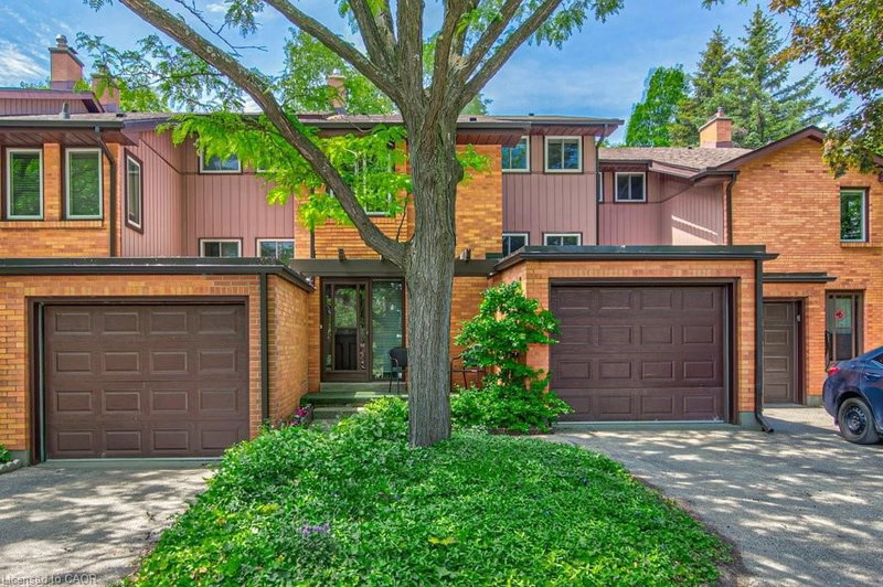 13 - 206 Candlewood Crescent