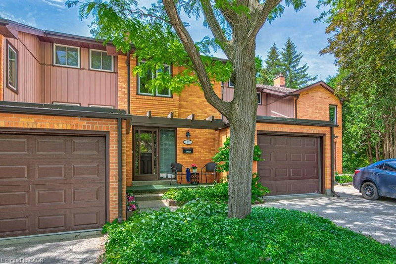 13 - 206 Candlewood Crescent