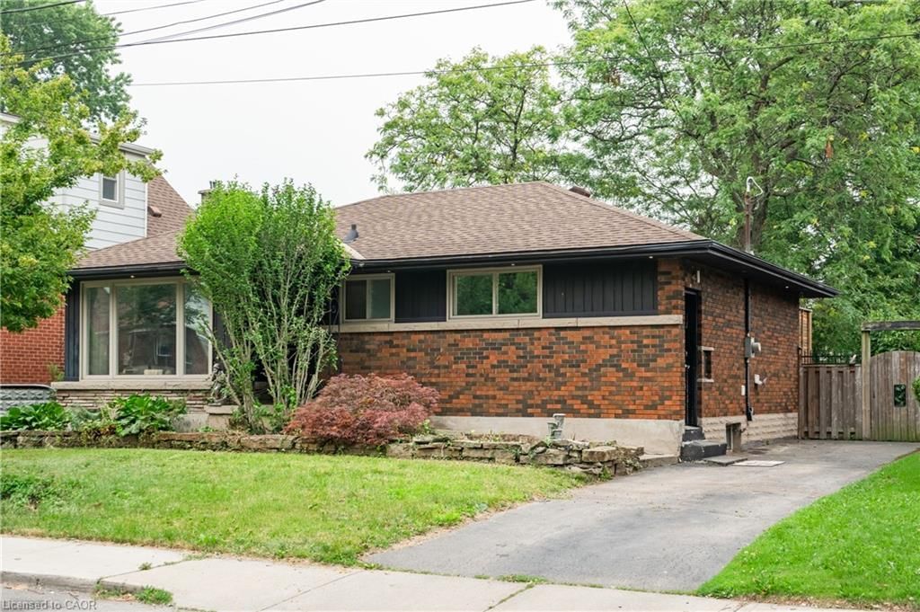 Single Family Residence for sale at 83 East 15th Street, Hamilton, ON, L9A 4E8 - Inch Park - MLS: 40842909