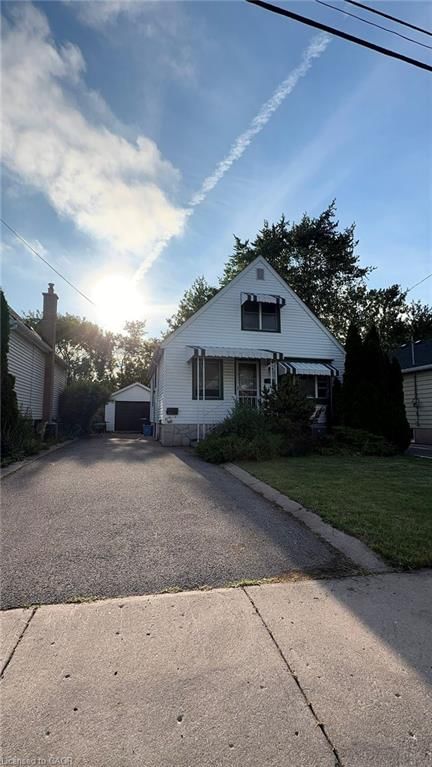 294 East 27th Street