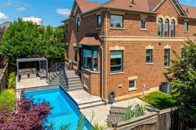 156 Nisbet Boulevard