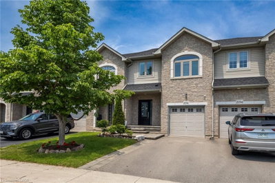2092 English Crescent