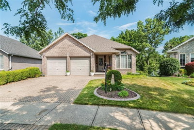 18 Maich Crescent