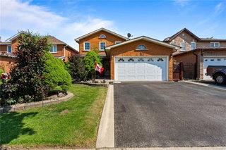 8 Cochrane Avenue